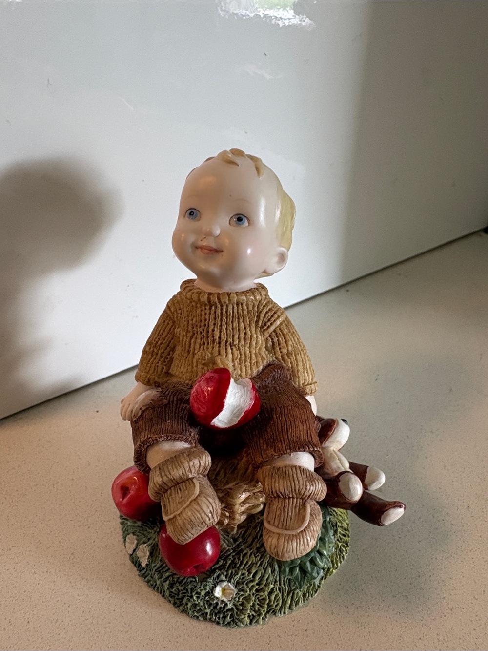 Vintage Tots ‘Apple a Day’ Figurine